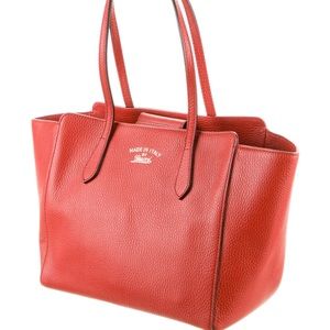 GUCCI
Small Swing Tote